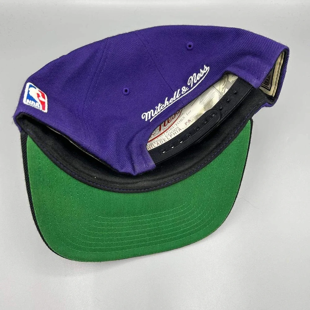 Toronto Raptors Hat Men Big Logo Embroidered Mitchell & Ness Snap‎ Back Cap